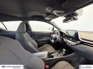 TOYOTA C-hr 1.8h active e-cvt 5