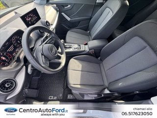 AUDI Q2 35 TFSI S tronic Identity Black 9